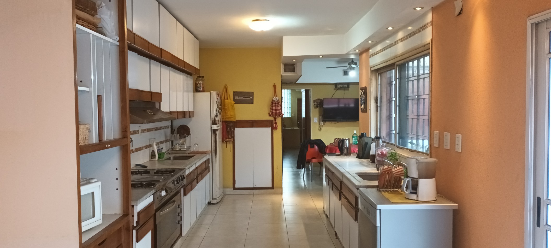 Casa en venta de 5 ambientes en Villa Urquiza con parque y pileta sobre lote propio 