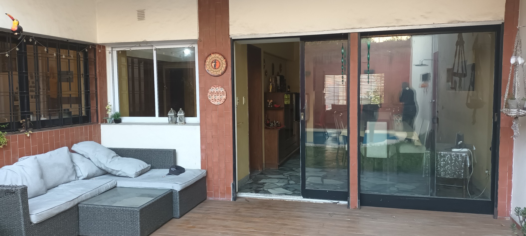 Casa en venta de 5 ambientes en Villa Urquiza con parque y pileta sobre lote propio 