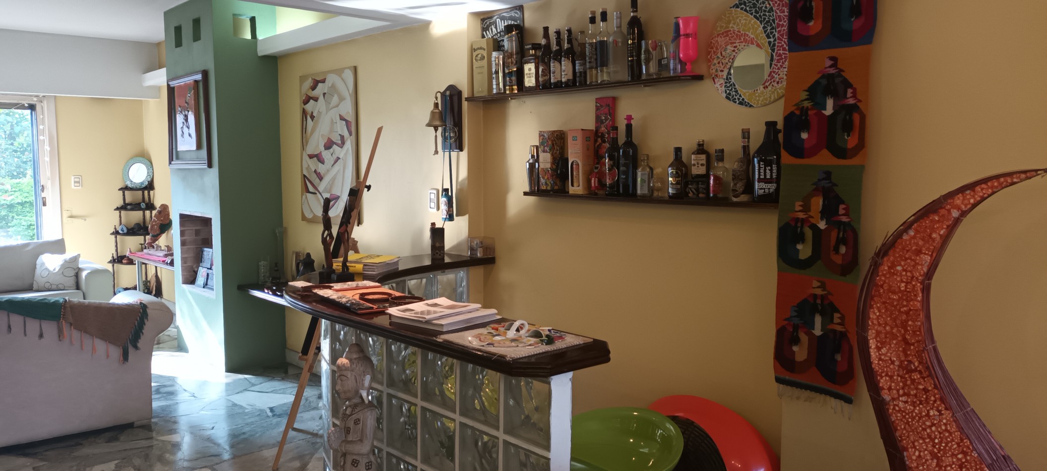 Casa en venta de 5 ambientes en Villa Urquiza con parque y pileta sobre lote propio 