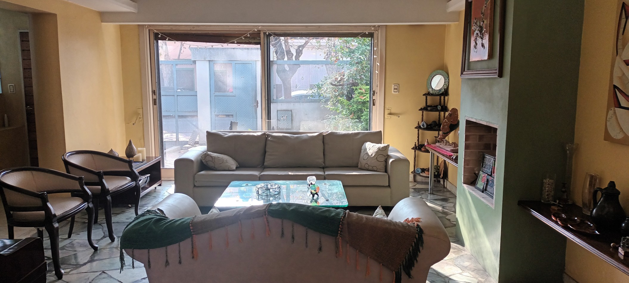 Casa en venta de 5 ambientes en Villa Urquiza con parque y pileta sobre lote propio 
