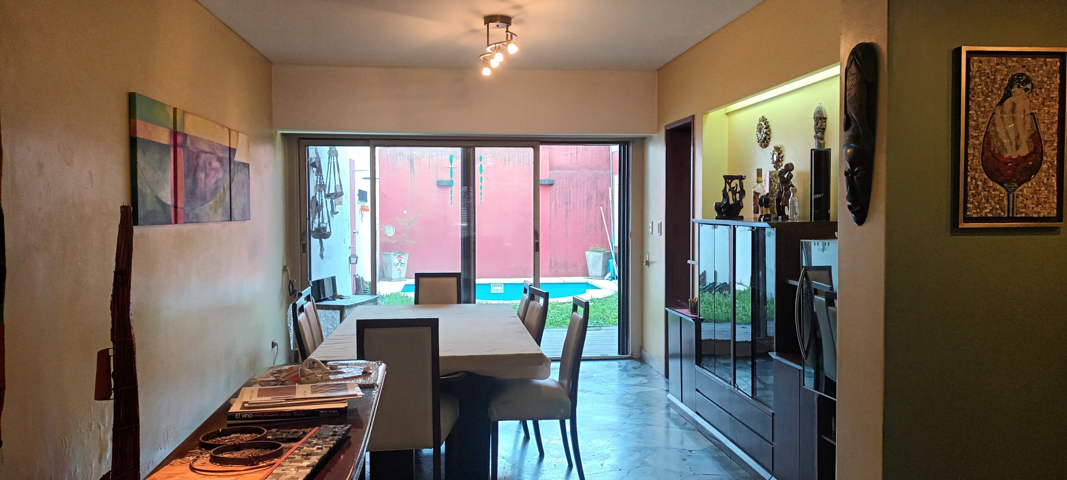 Casa en venta de 5 ambientes en Villa Urquiza con parque y pileta sobre lote propio 