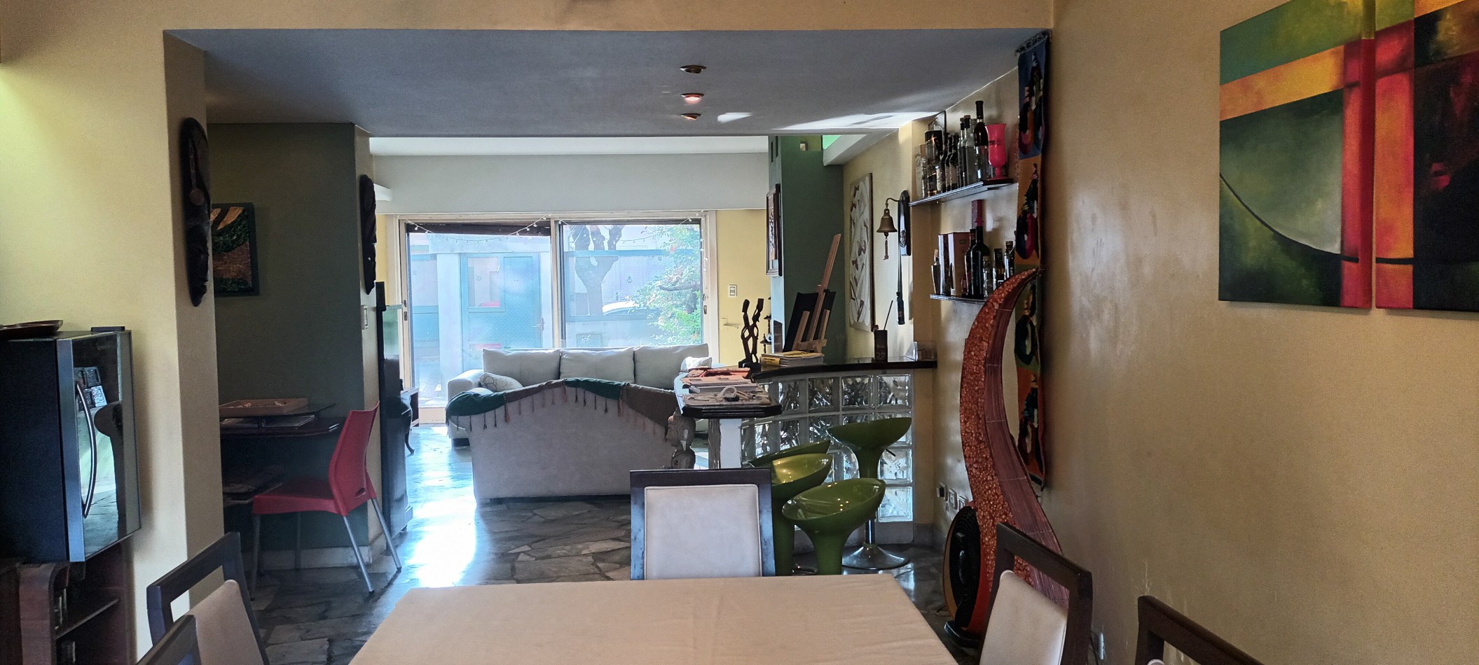 Casa en venta de 5 ambientes en Villa Urquiza con parque y pileta sobre lote propio 