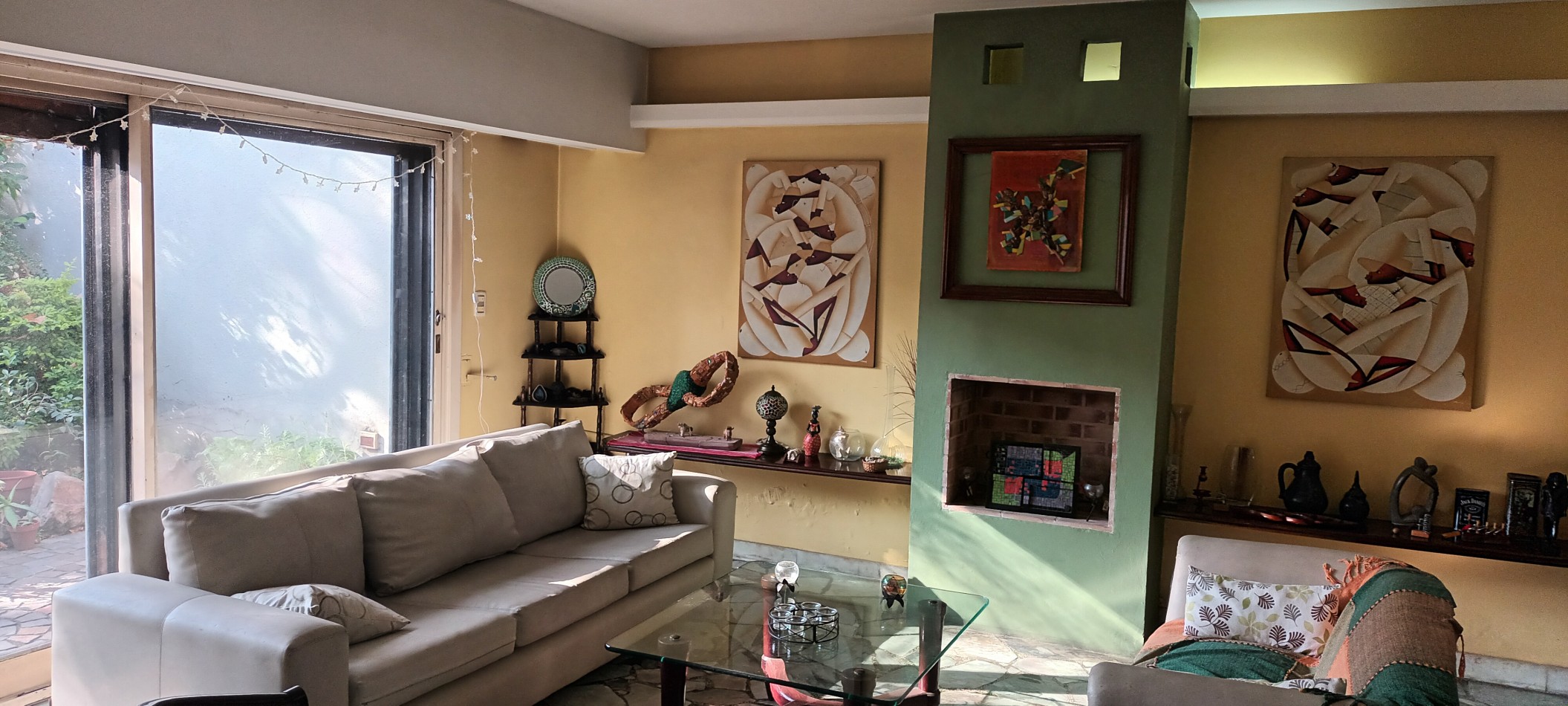 Casa en venta de 5 ambientes en Villa Urquiza con parque y pileta sobre lote propio 