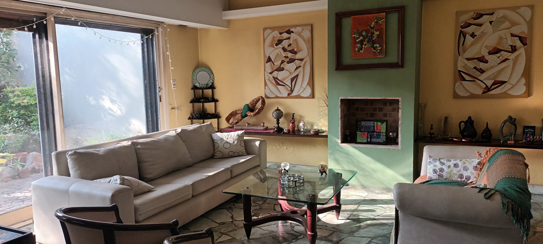 Casa en venta de 5 ambientes en Villa Urquiza con parque y pileta sobre lote propio 