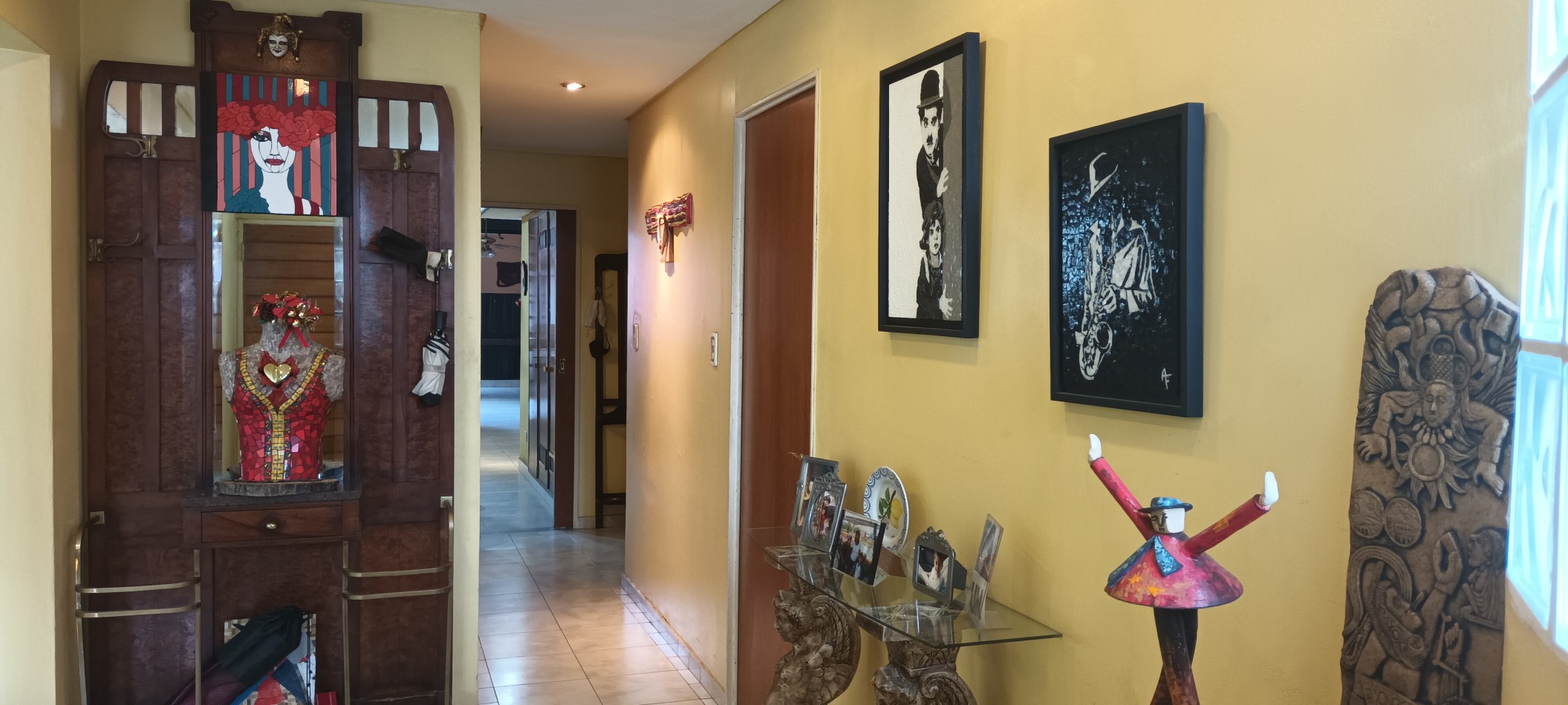 Casa en venta de 5 ambientes en Villa Urquiza con parque y pileta sobre lote propio 