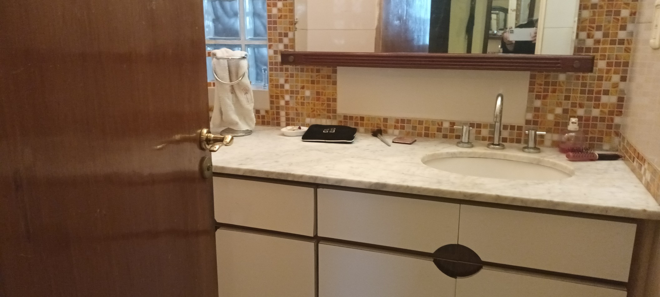 Casa en venta de 5 ambientes en Villa Urquiza con parque y pileta sobre lote propio 