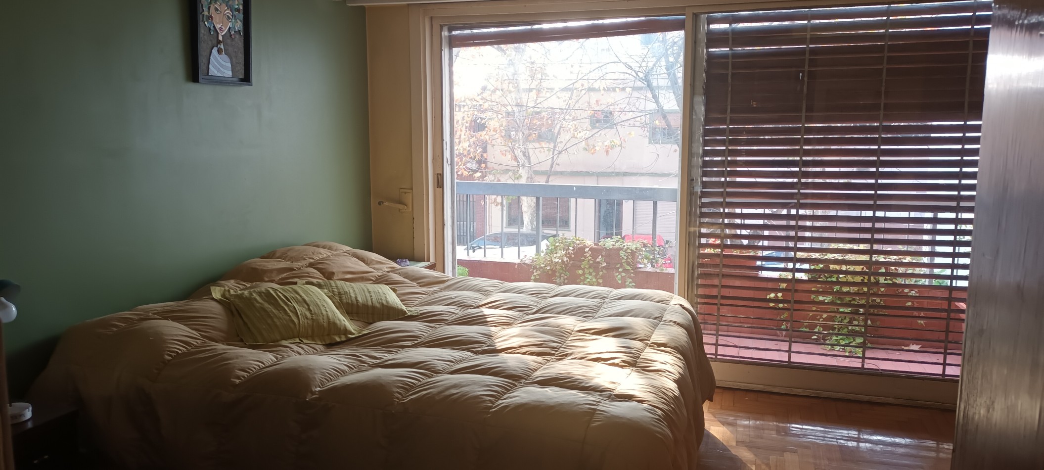 Casa en venta de 5 ambientes en Villa Urquiza con parque y pileta sobre lote propio 