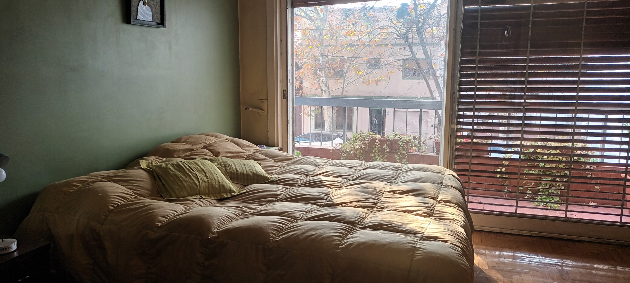 Casa en venta de 5 ambientes en Villa Urquiza con parque y pileta sobre lote propio 