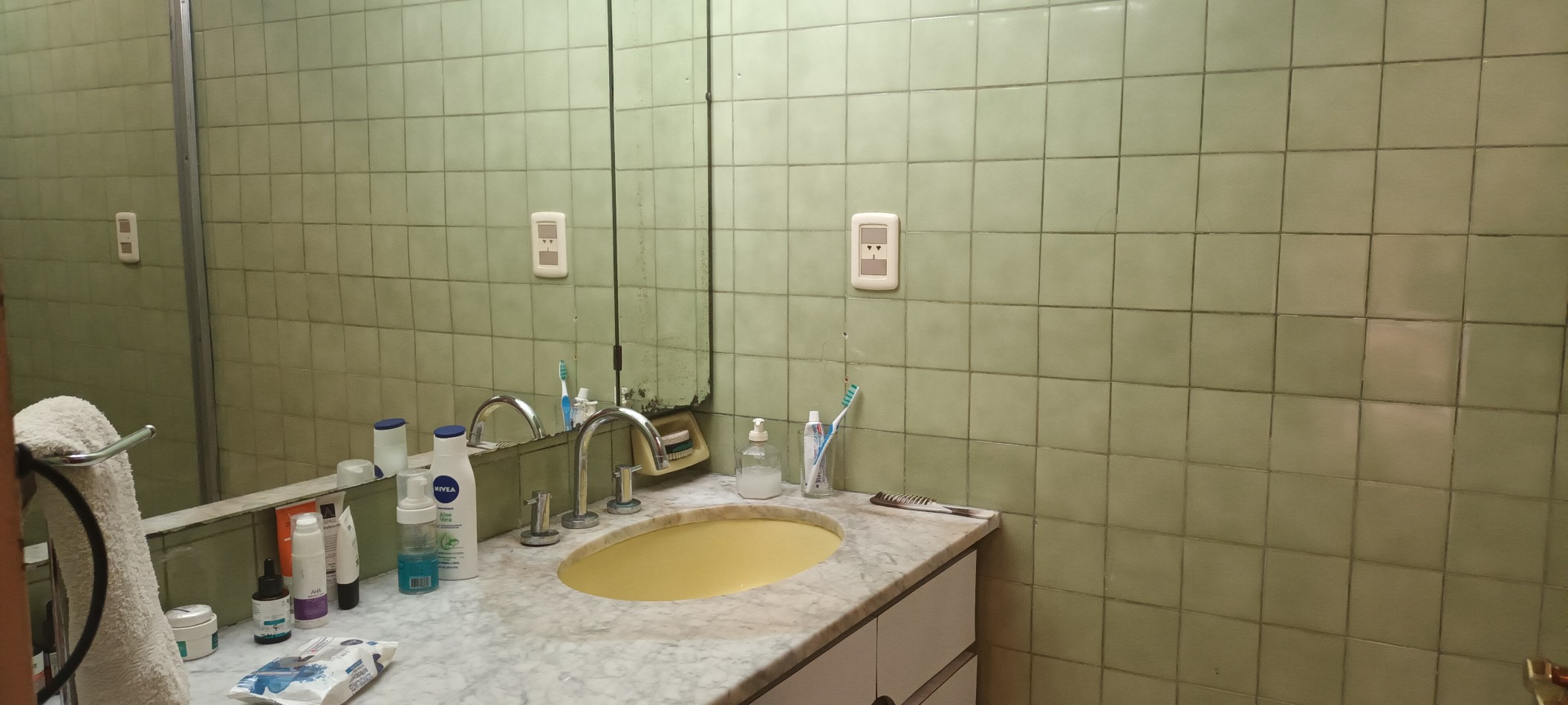 Casa en venta de 5 ambientes en Villa Urquiza con parque y pileta sobre lote propio 