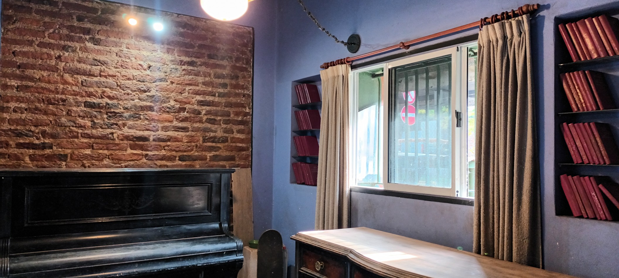 CASA CON DOS DEPTOS INDEPENDIENTES EN VENTA SOBRE LOTE PROPIO EN FLORES CON PATIO Y TERRAZA