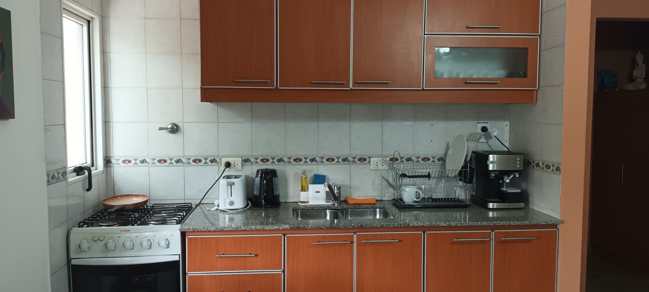 CASA CON DOS DEPTOS INDEPENDIENTES EN VENTA SOBRE LOTE PROPIO EN FLORES CON PATIO Y TERRAZA