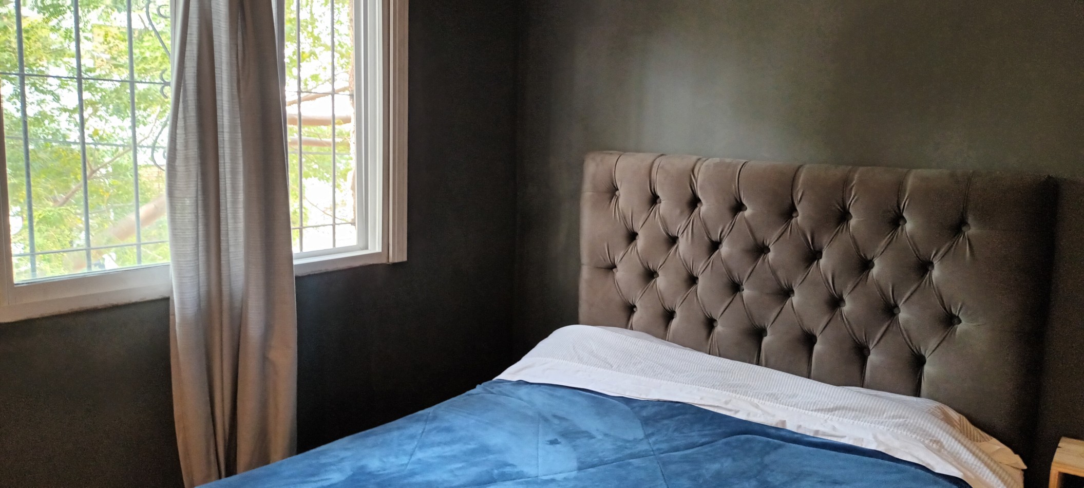 CASA CON DOS DEPTOS INDEPENDIENTES EN VENTA SOBRE LOTE PROPIO EN FLORES CON PATIO Y TERRAZA