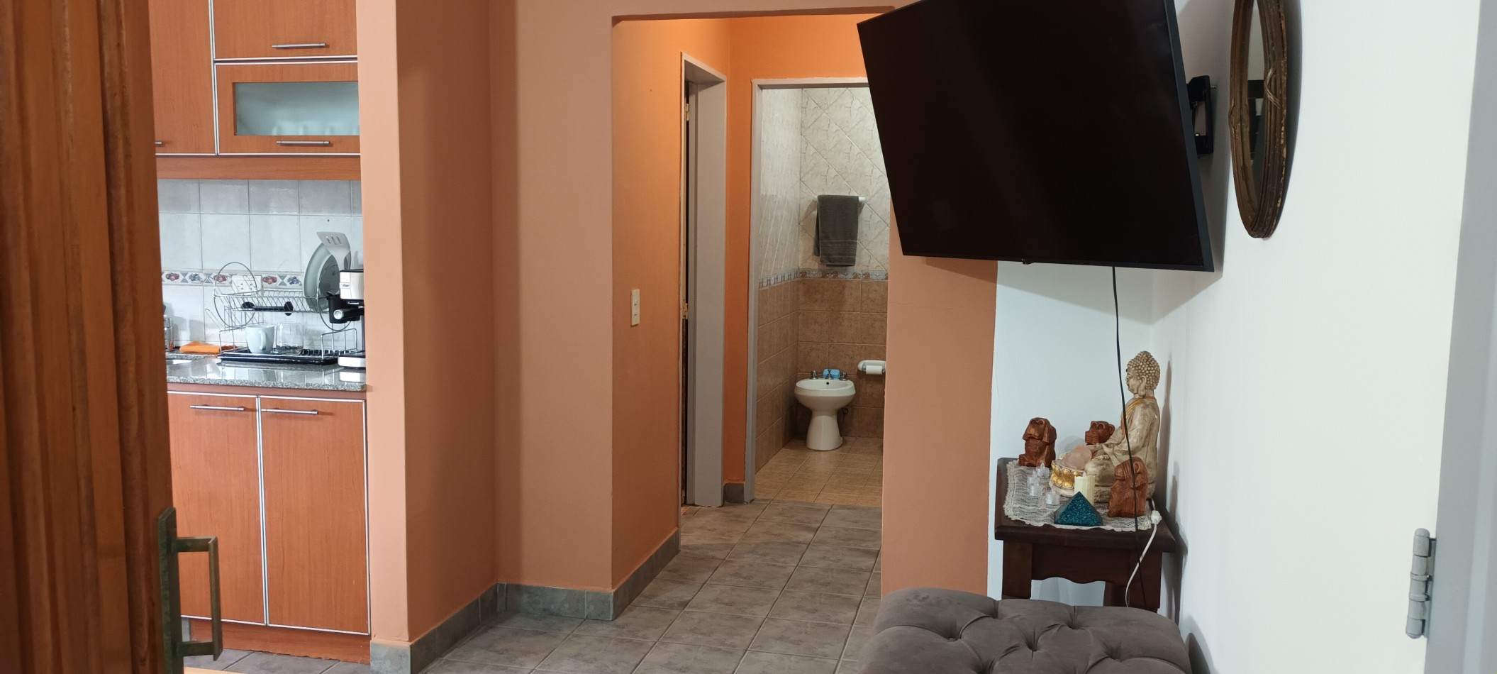 CASA CON DOS DEPTOS INDEPENDIENTES EN VENTA SOBRE LOTE PROPIO EN FLORES CON PATIO Y TERRAZA