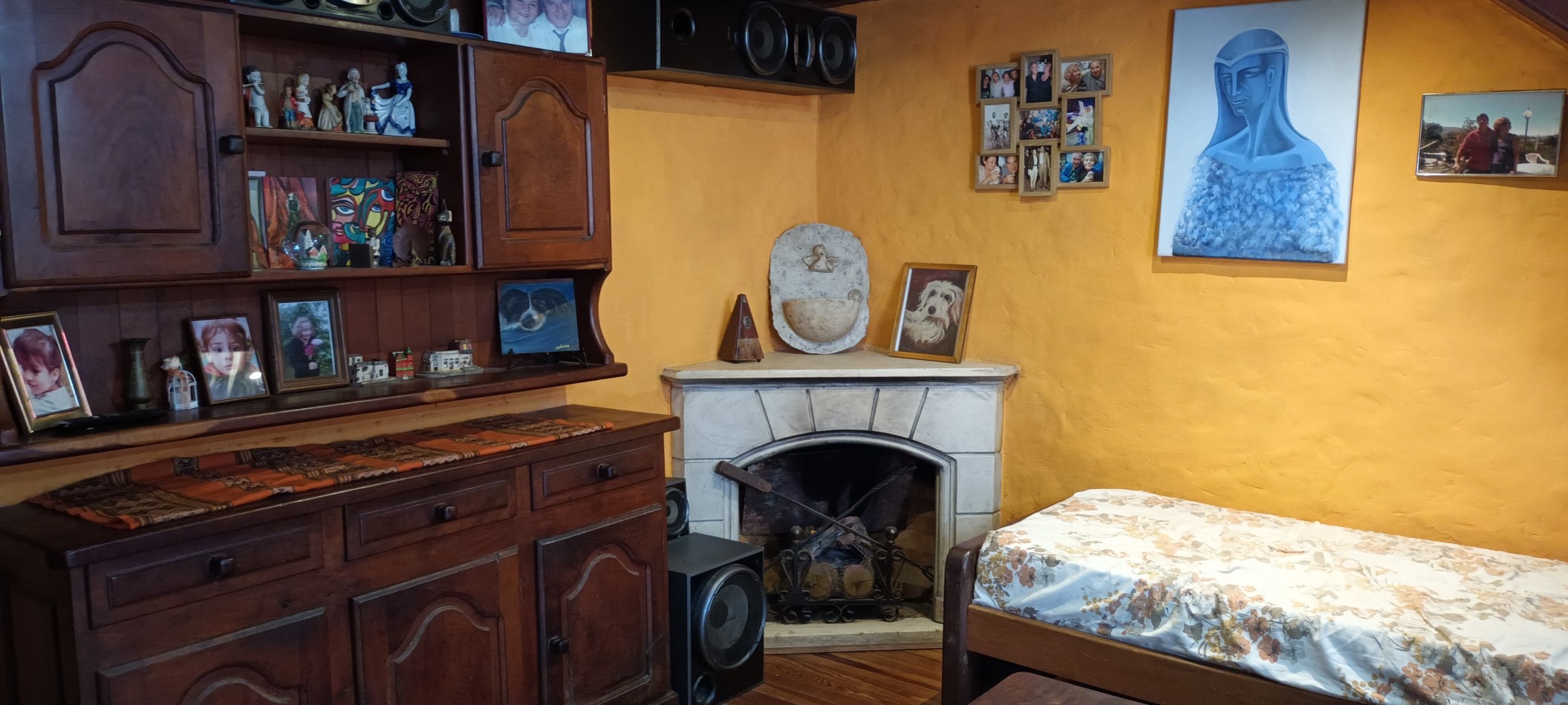 CASA CON DOS DEPTOS INDEPENDIENTES EN VENTA SOBRE LOTE PROPIO EN FLORES CON PATIO Y TERRAZA