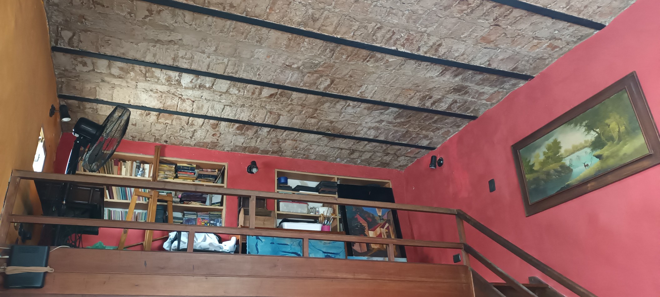 CASA CON DOS DEPTOS INDEPENDIENTES EN VENTA SOBRE LOTE PROPIO EN FLORES CON PATIO Y TERRAZA