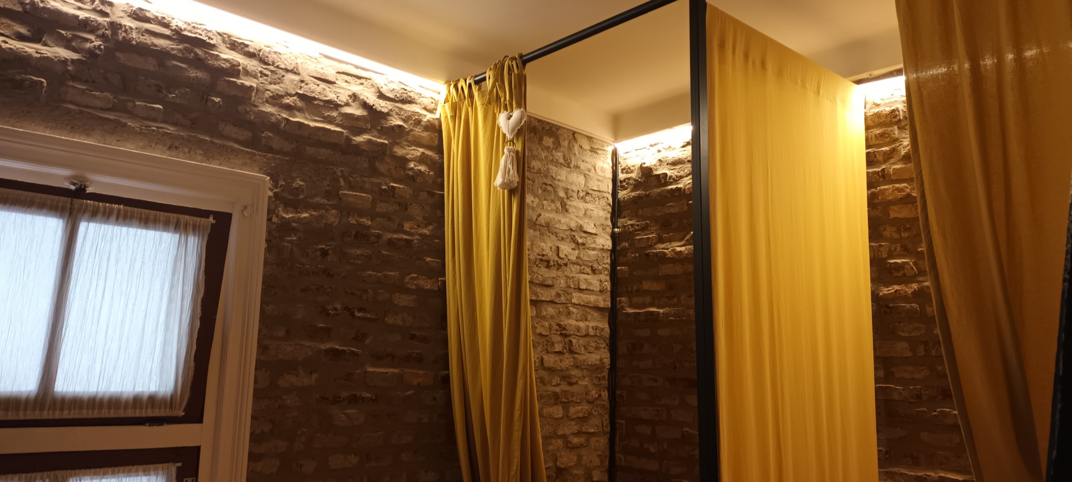 DEPARTAMENTO EN VENTA DE 4 AMBIENTES CON ESCRITORIO EN FAMOSO PASAJE GENERAL PAZ BARRIO COLEGIALES