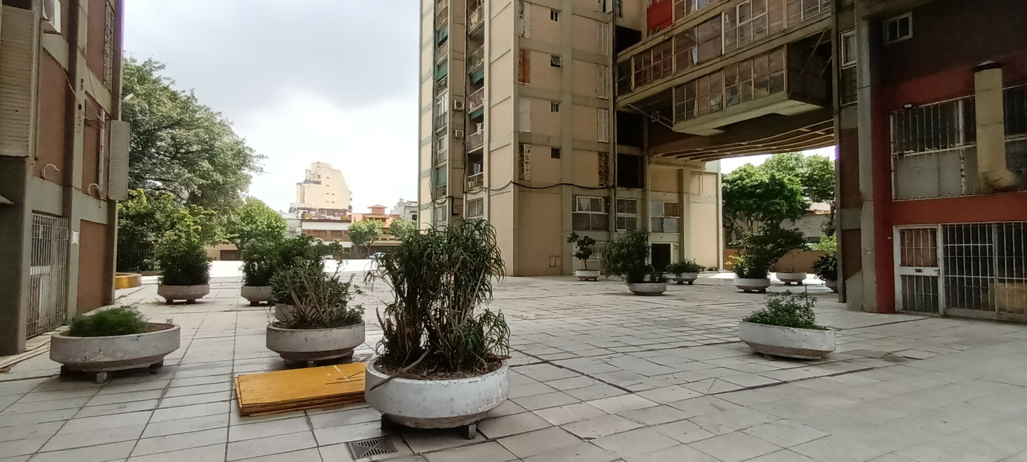 DEPARTAMENTO EN VENTA DE 4 AMBIENTES CON BALCON PISO ALTO VISTA ABIERTA EN  PARQUE PATRICIOS