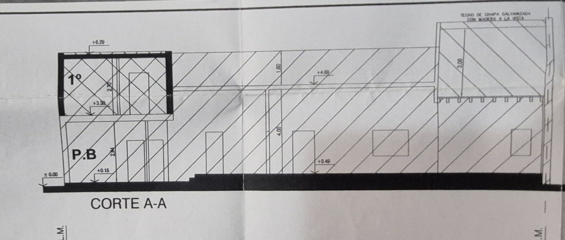 CASA CON DOS DEPTOS INDEPENDIENTES EN VENTA SOBRE LOTE PROPIO EN FLORES CON PATIO Y TERRAZA