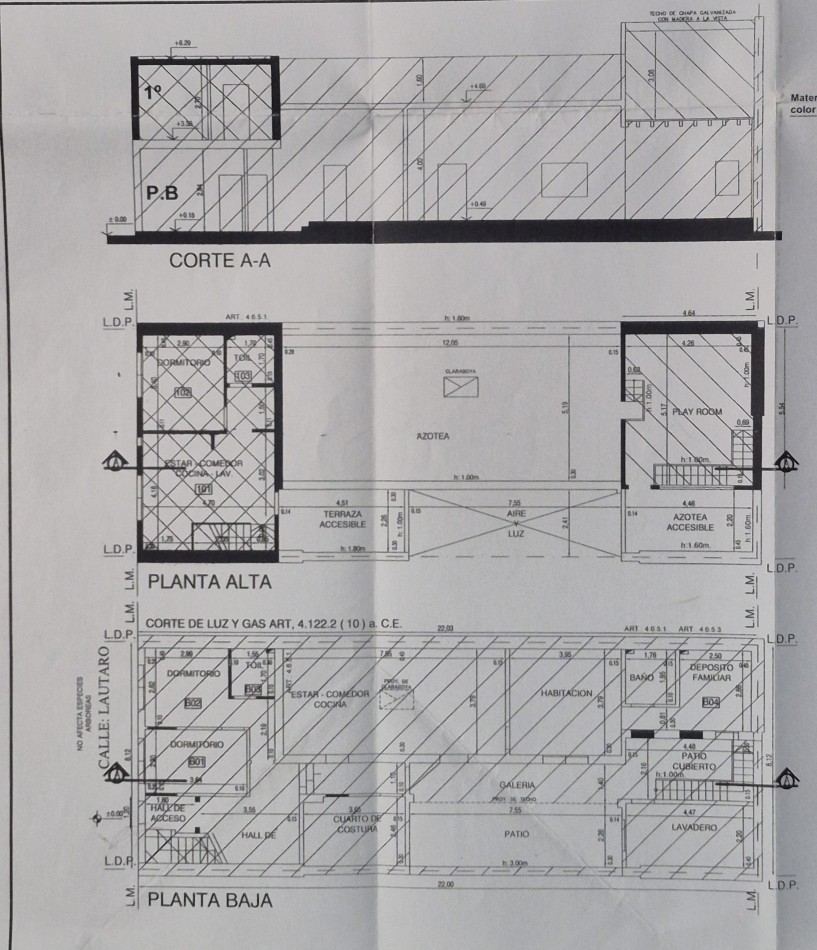 CASA CON DOS DEPTOS INDEPENDIENTES EN VENTA SOBRE LOTE PROPIO EN FLORES CON PATIO Y TERRAZA