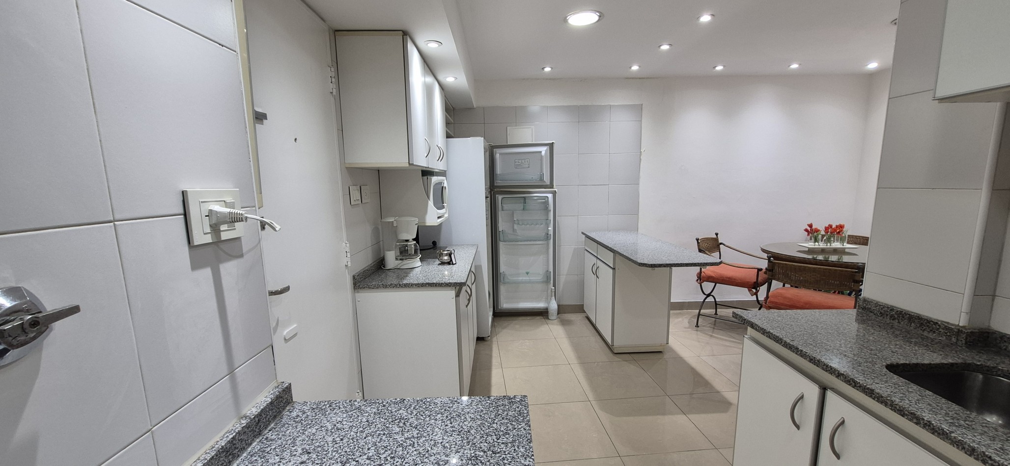 DEPARTAMENTO EN  VENTA DE 4 AMBIENTES  EN LA MEJOR ZONA DE PALERMO CON BALCON , COCHERA , PATIO Y BAULERA