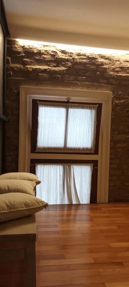 DEPARTAMENTO EN VENTA DE 4 AMBIENTES CON ESCRITORIO EN FAMOSO PASAJE GENERAL PAZ BARRIO COLEGIALES