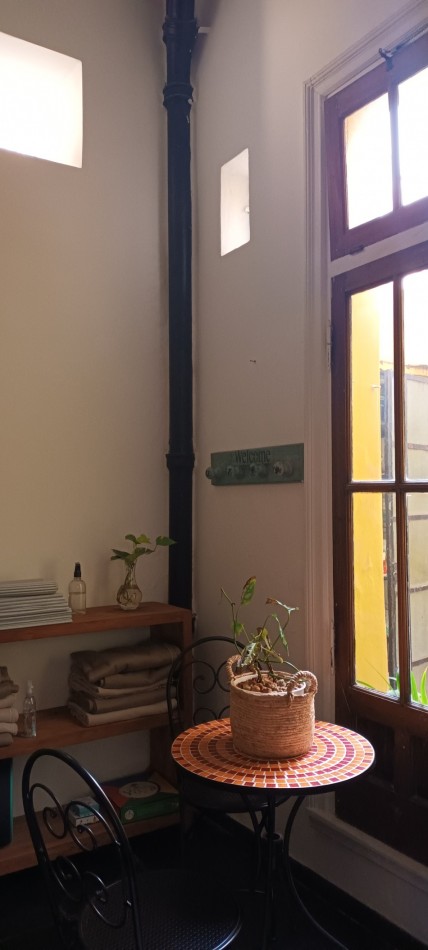 DEPARTAMENTO EN VENTA DE 4 AMBIENTES CON ESCRITORIO EN FAMOSO PASAJE GENERAL PAZ BARRIO COLEGIALES