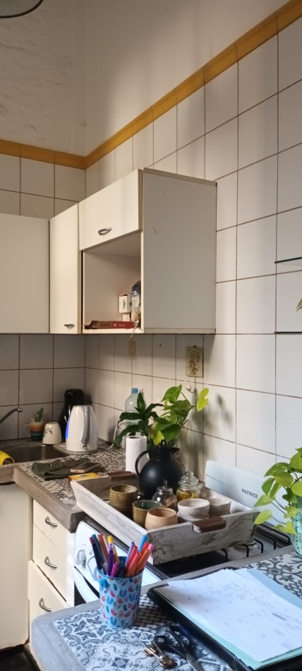 DEPARTAMENTO EN VENTA DE 4 AMBIENTES CON ESCRITORIO EN FAMOSO PASAJE GENERAL PAZ BARRIO COLEGIALES