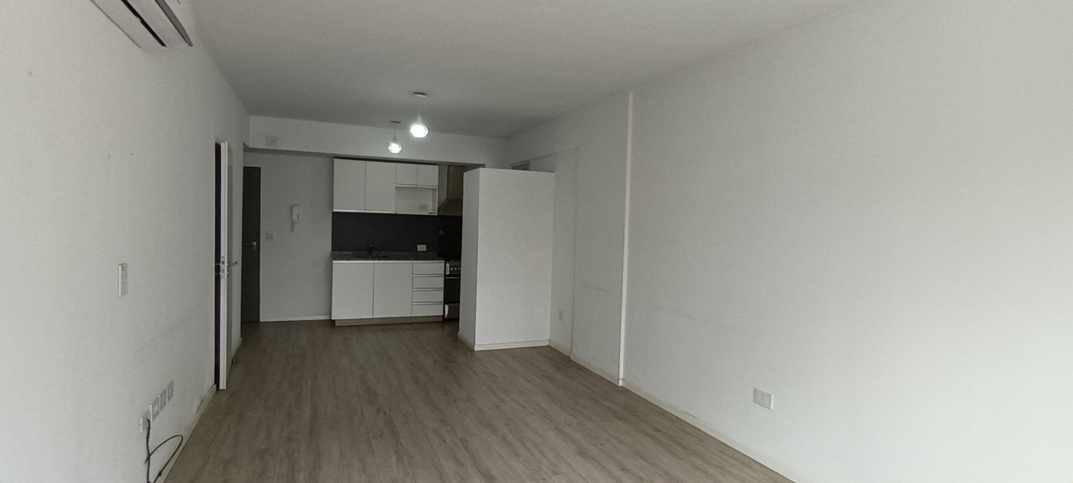 OFICINA LUMINOSA EN VENTA EN CABALLITO,  PARQUE CENTENARIO . EDIFICIO MODERNO 