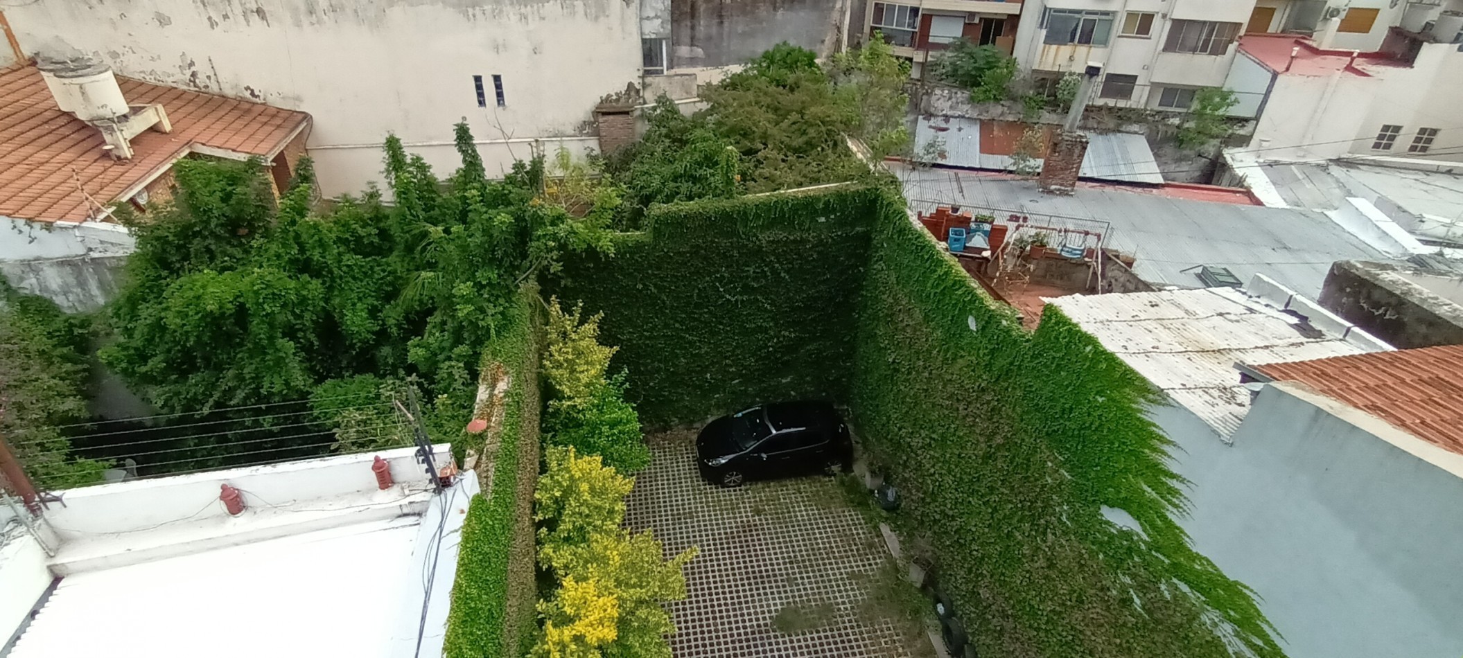 OFICINA LUMINOSA EN VENTA EN CABALLITO,  PARQUE CENTENARIO . EDIFICIO MODERNO 