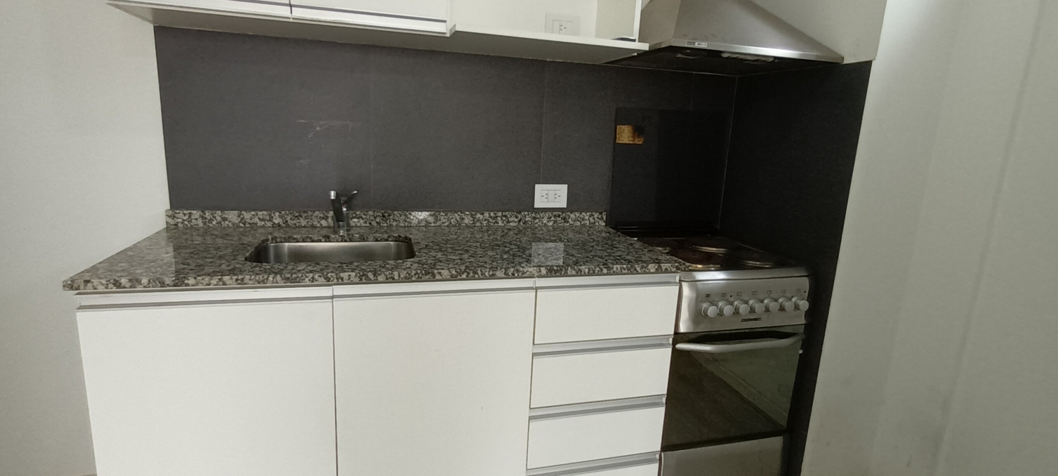 OFICINA LUMINOSA EN VENTA EN CABALLITO,  PARQUE CENTENARIO . EDIFICIO MODERNO 