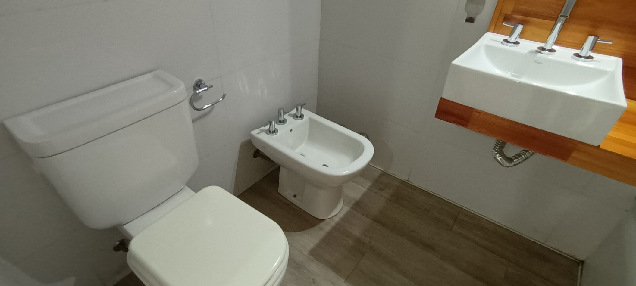 OFICINA LUMINOSA EN VENTA EN CABALLITO,  PARQUE CENTENARIO . EDIFICIO MODERNO 