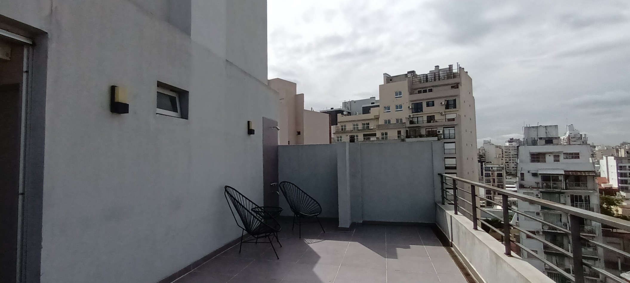 OFICINA LUMINOSA EN VENTA EN CABALLITO,  PARQUE CENTENARIO . EDIFICIO MODERNO 